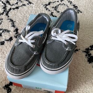 Boys deck shoes